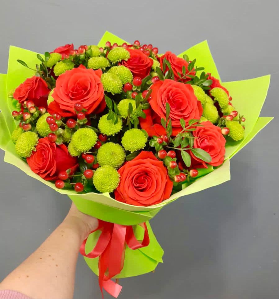 Букет цветов из: Хризантемы и Розы в Ленинском