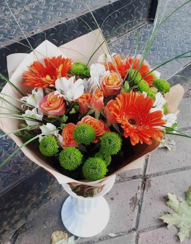 Букет цветов из: Герберы, Хризантемы, Альстромерии и Розы в Ленинском