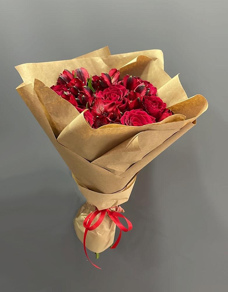 Букет цветов из: Альстромерии и Розы в Ленинском