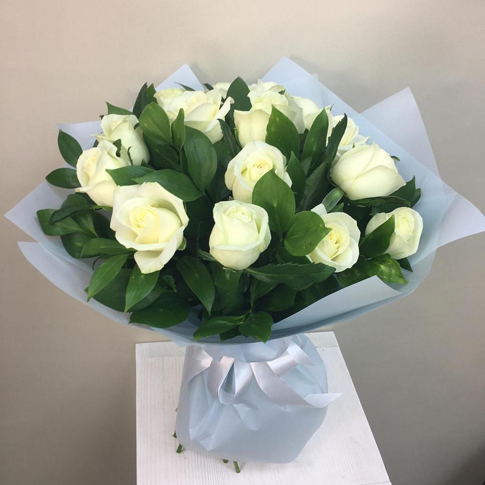 Букет 15 Белых роз Проуд в Ленинском