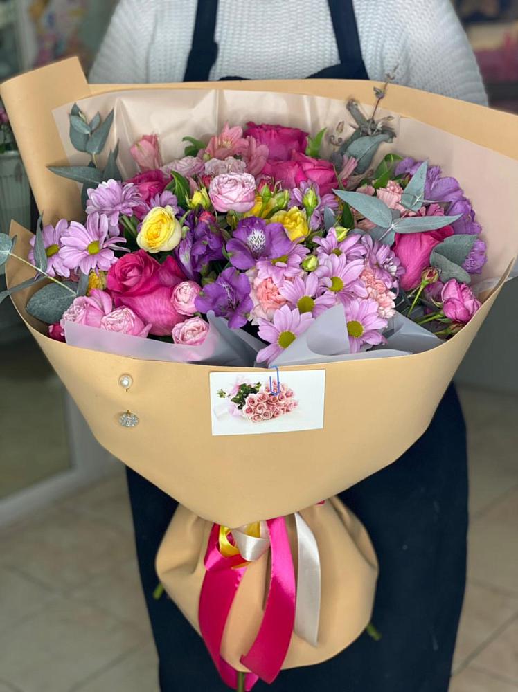 Букет цветов из: Хризантемы, Гвоздики и Альстромерии в Ленинском