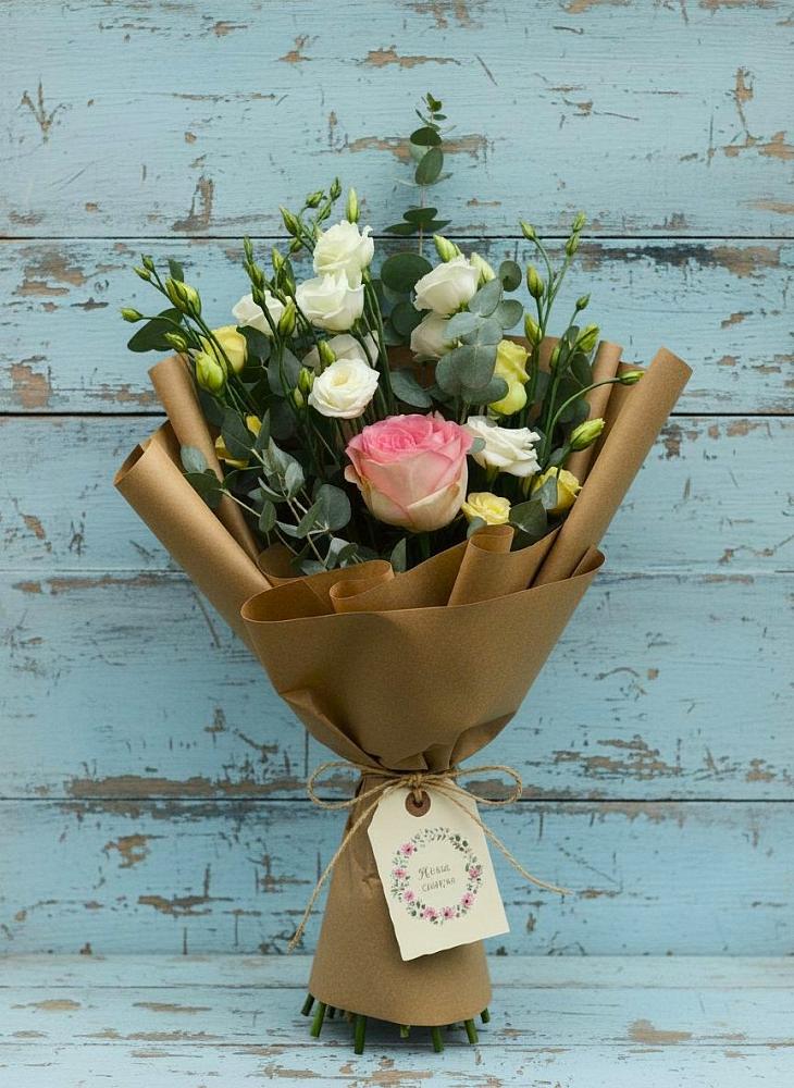 Букет цветов из: Розы и Лизиантусы в Ленинском