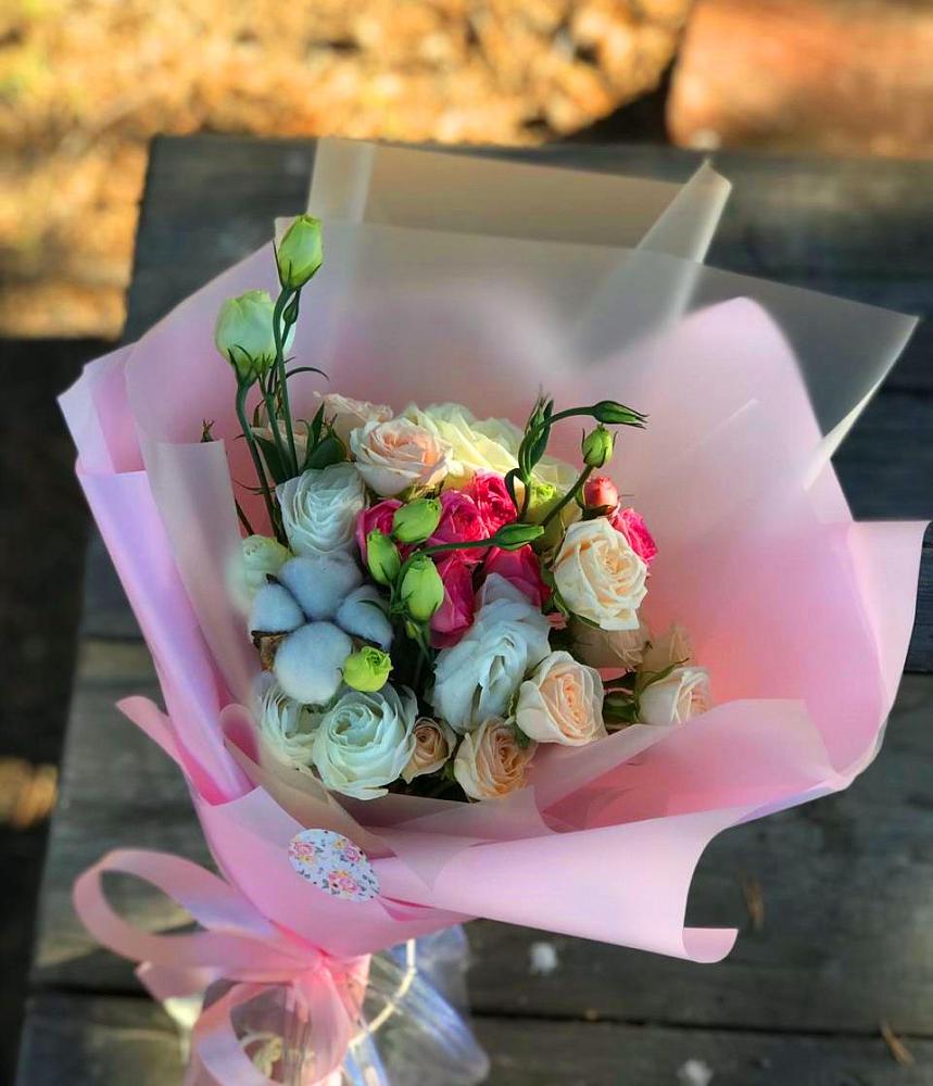 Букет цветов из: Розы и Лизиантусы в Ленинском