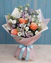 Букет цветов из:  Лизиантусы, Розы, Альстромерии и Гипсофила в Ленинском