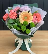 Букет цветов из:  Гвоздики, Розы, Герберы и Хризантемы в Ленинском