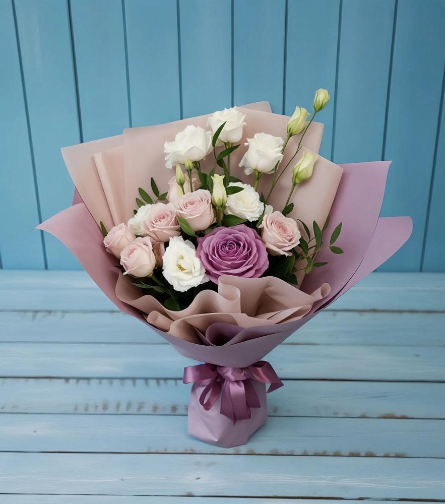 Букет цветов из: Розы и Лизиантусы в Ленинском