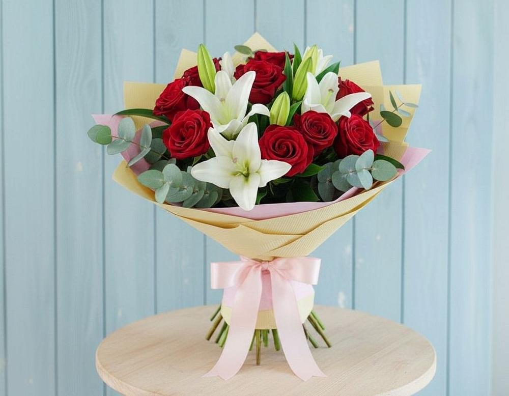 Букет цветов из: Лилии и Розы в Ленинском